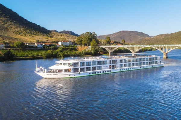 Porto and the Douro Valley (port-to-port cruise)